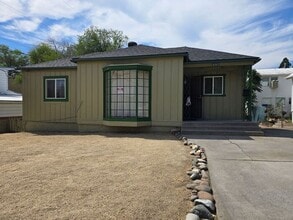 Building Photo - Bright 3-Bedroom Home Near UNR with Internet, Laundry and 3 Parking Spaces