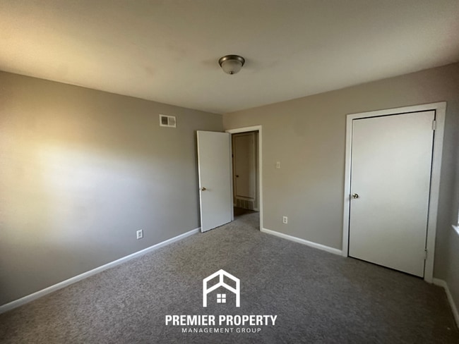 Building Photo - 5166 Rolling Fields Dr