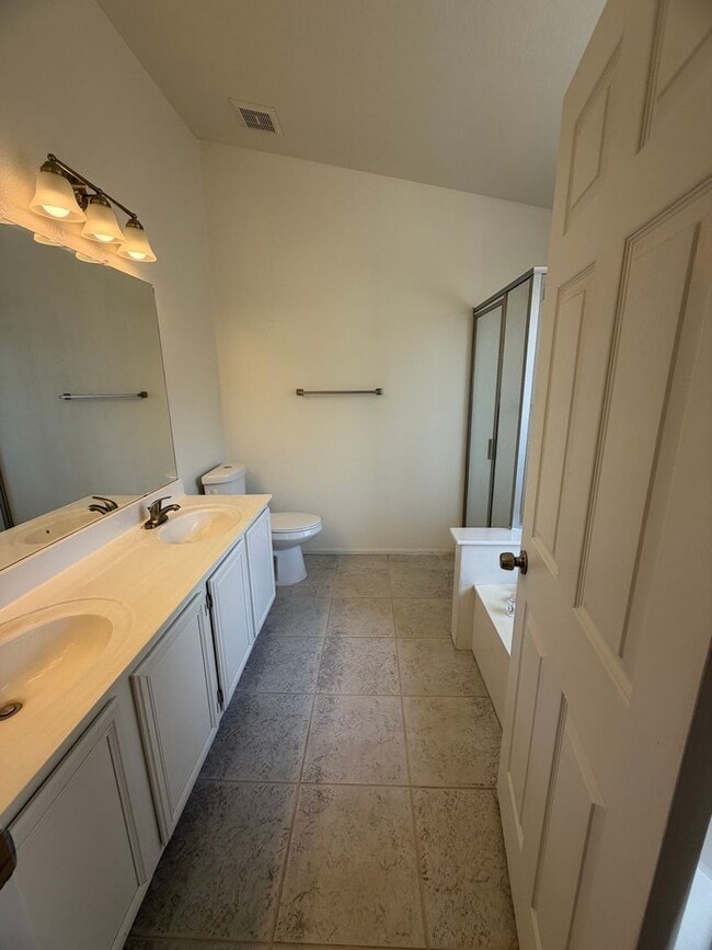 Building Photo - 3bed 2 bath Arrowhead Ranch Home