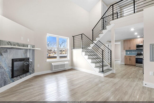 Primary Photo - 212 70th St