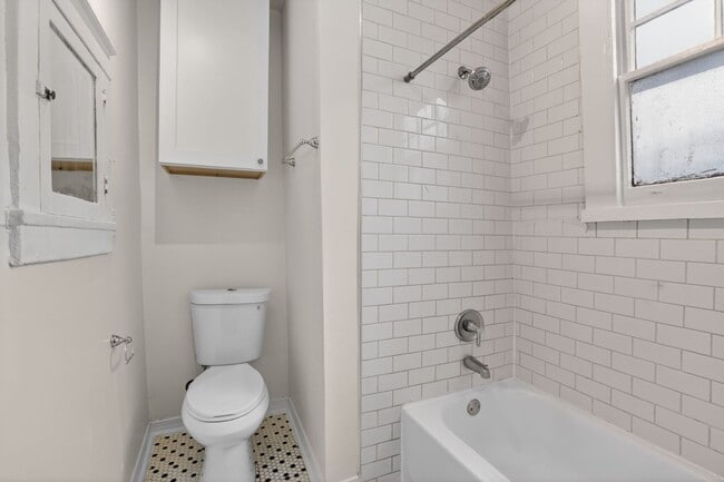 Building Photo - 3132 Robert St