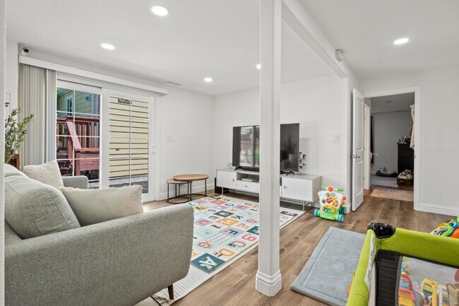 Building Photo - 197 Nottingham Ave