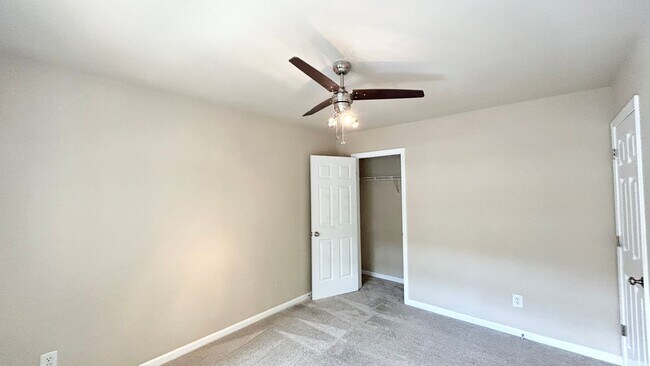 Building Photo - 933 Prestwyck Ct