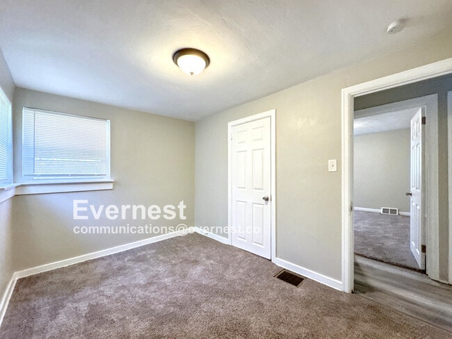 Building Photo - 3037 Blackridge Ave
