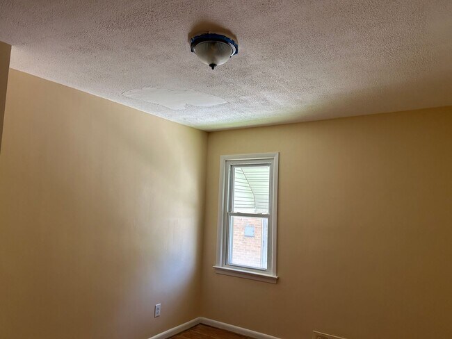 Building Photo - Brick 4 Bedrooms house is South Euclid With 2 Cars Detached Garage for Rent