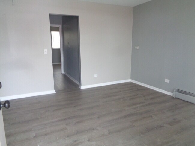 Building Photo - 1340 N Main St