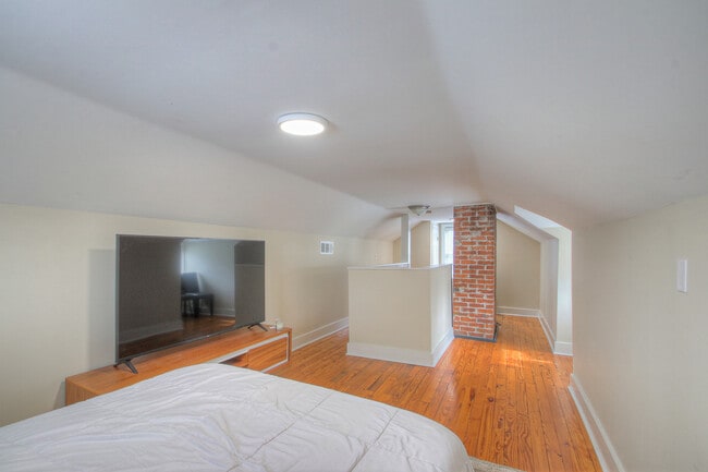 Building Photo - 1609A Cahal Ave