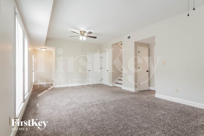Building Photo - 5179 Meadow Lake Cir
