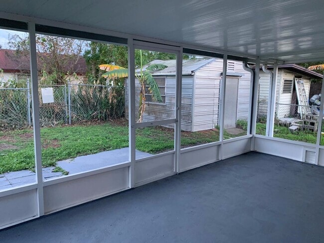 Building Photo - Available NOW ! - Single Family House in Orlando