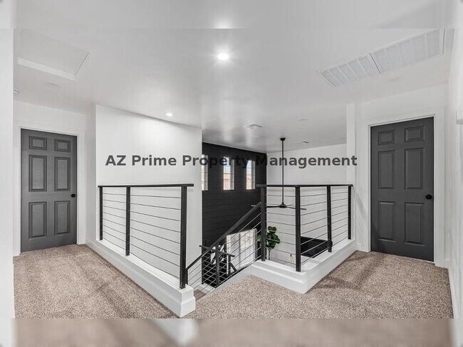 Building Photo - 4233 E Raven Rd