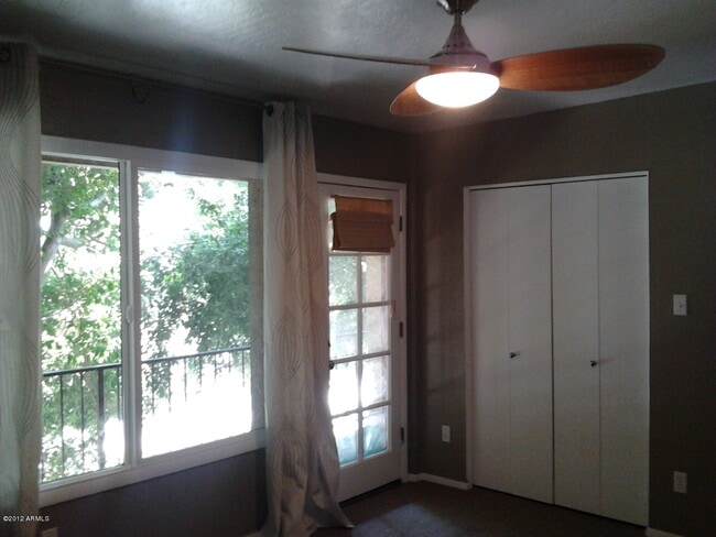 Building Photo - 1302 E Maryland Ave