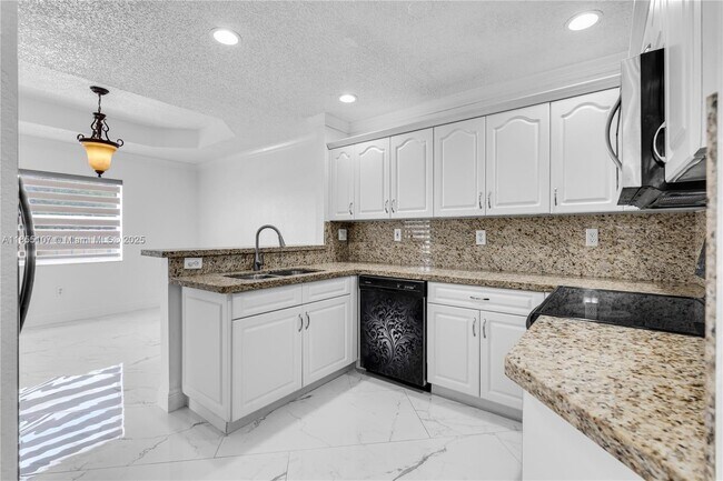 Building Photo - 14308 SW 120th Ct