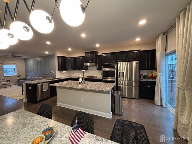 Building Photo - 1205 Hights Farm Rd N