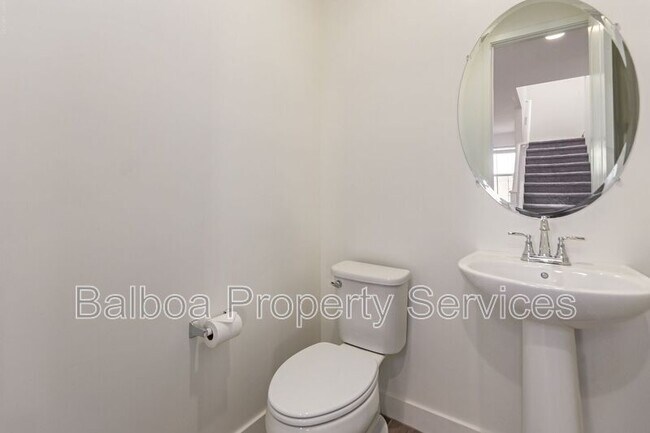 Building Photo - 5528 S Dillon Cir