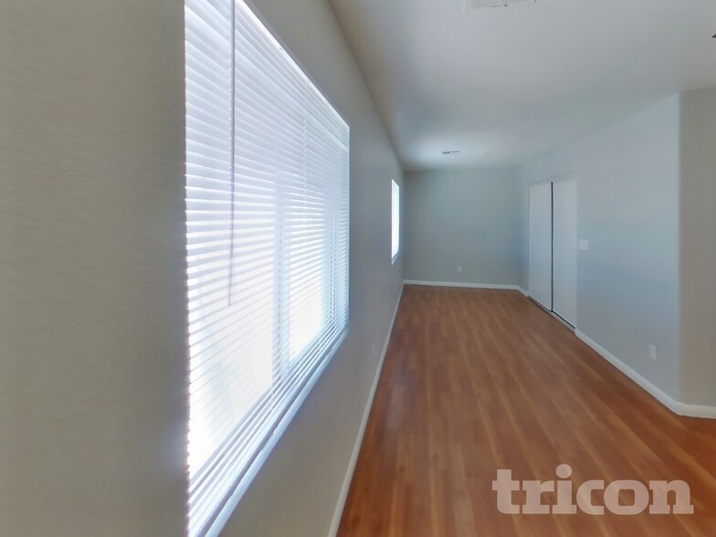 Building Photo - 5291 Shreve Ave