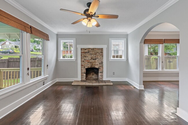 Building Photo - 1012 Cahal Ave