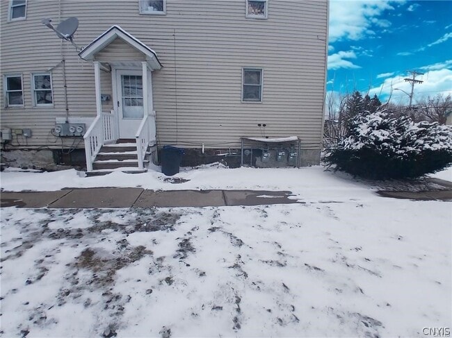 Building Photo - 74 W 1st St S