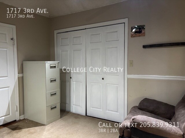 Building Photo - 1717 3rd Ave