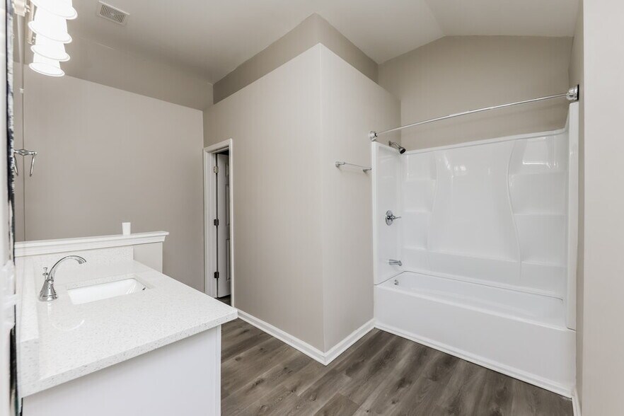 Building Photo - 4806 Brookwood Pl