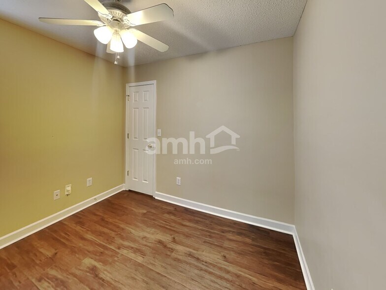 Building Photo - 14012 Sobeck Ln