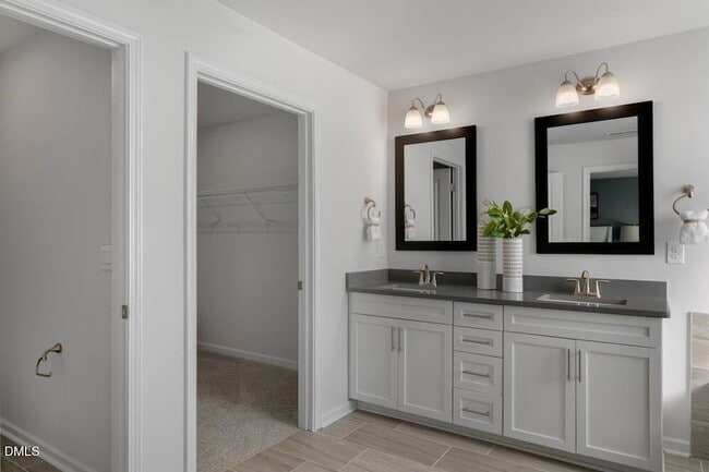 Building Photo - 2101 Cherry Top Dr