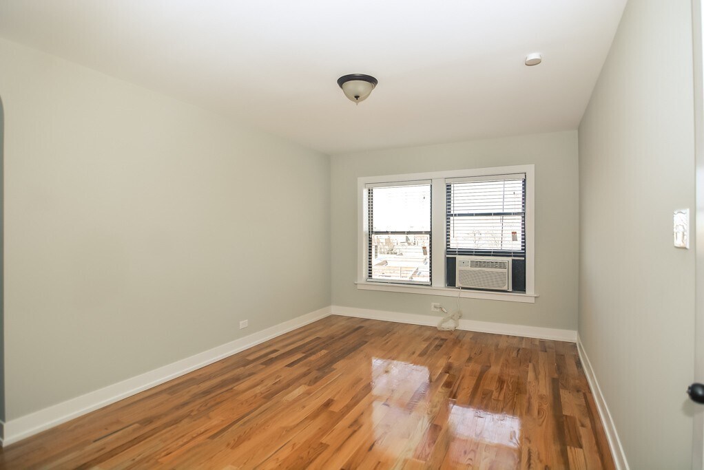 Building Photo - 555 W Arlington