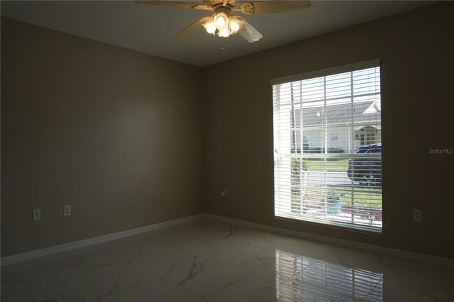 Building Photo - 500 Vista Oaks Way