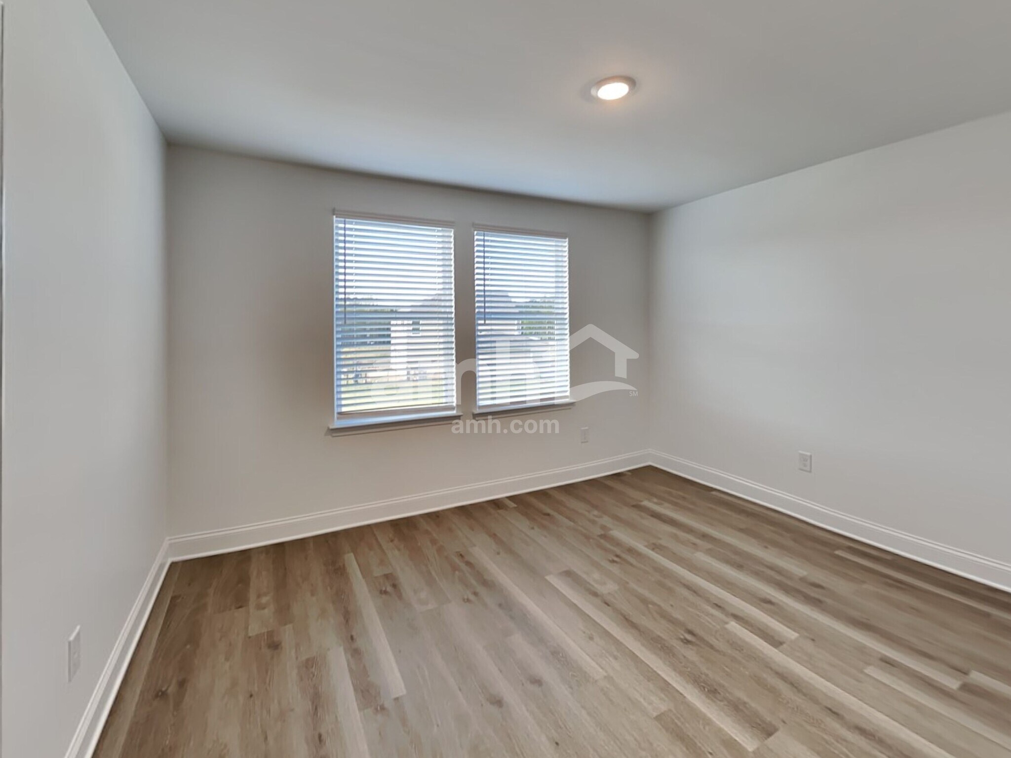 Building Photo - 30 Hickory Ct