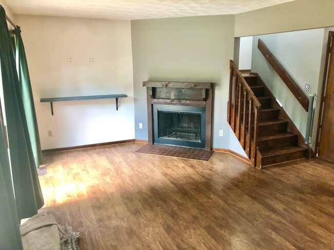 Building Photo - 938 Bluffway Dr