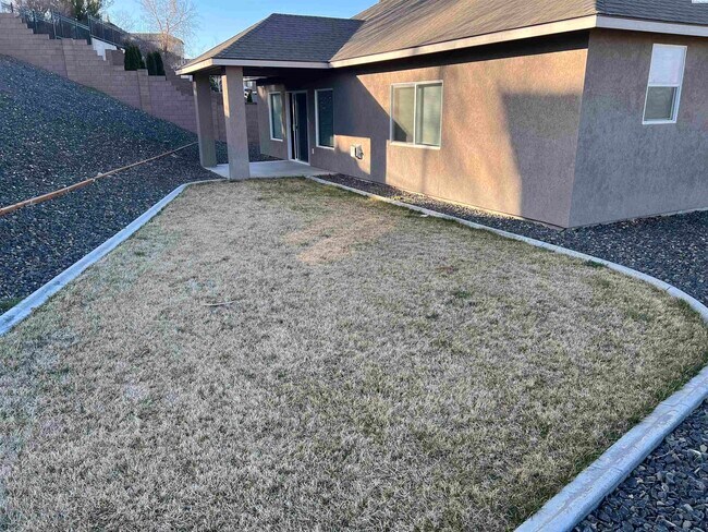 Building Photo - 337 Temple Meadow Ln