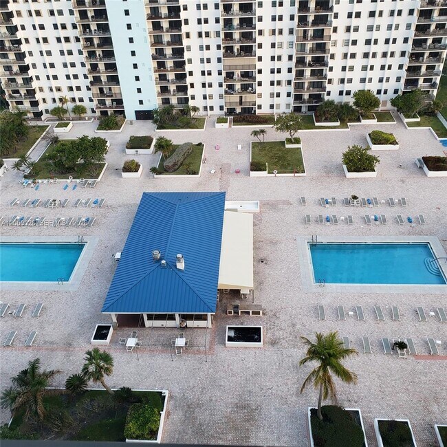 Building Photo - 1201 S Ocean Dr