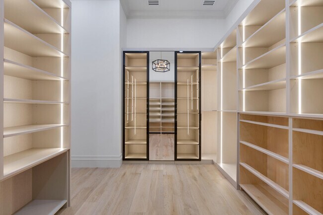 Building Photo - 14699 Black Bear Rd