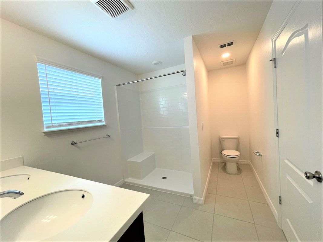 Building Photo - 4519 Birdsong Dr