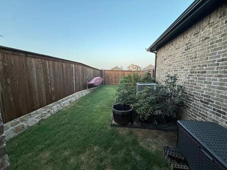 Building Photo - 1525 Pintail Pl