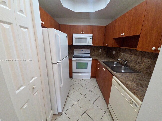 Building Photo - 4920 Schooner Dr