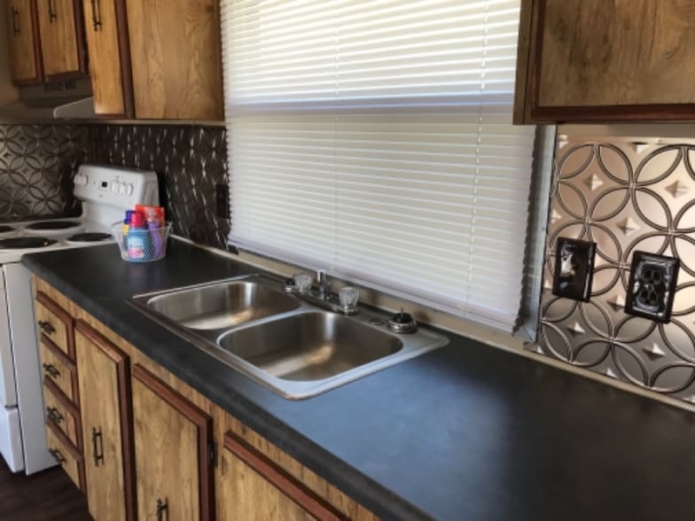 Building Photo - 833 Lovell Rd