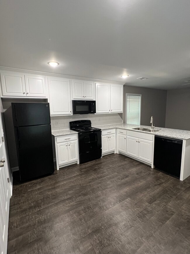 Kitchen - 81 Arbor Cove Dr