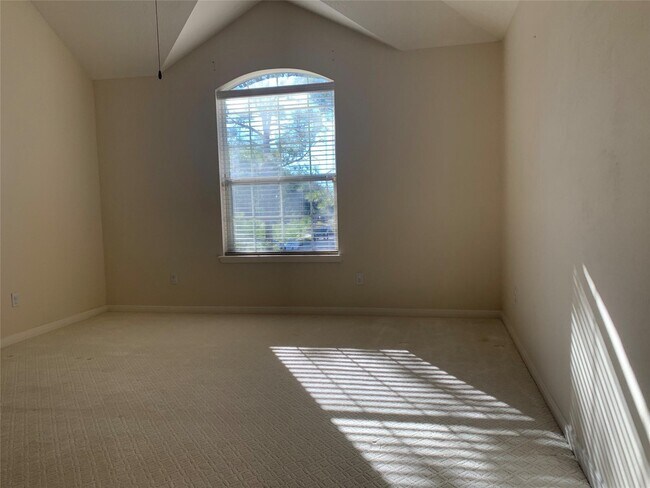 Building Photo - 2621 Tidenhaven Dr