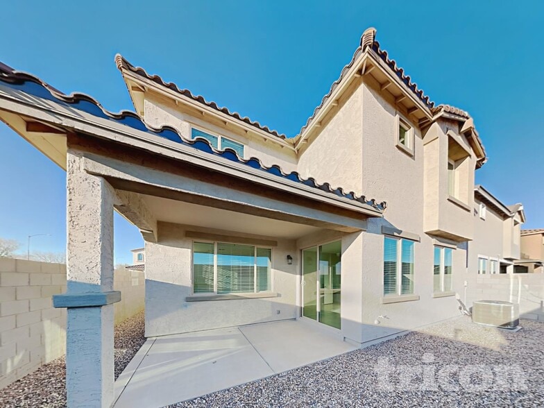 Building Photo - 8636 E Posada Ave