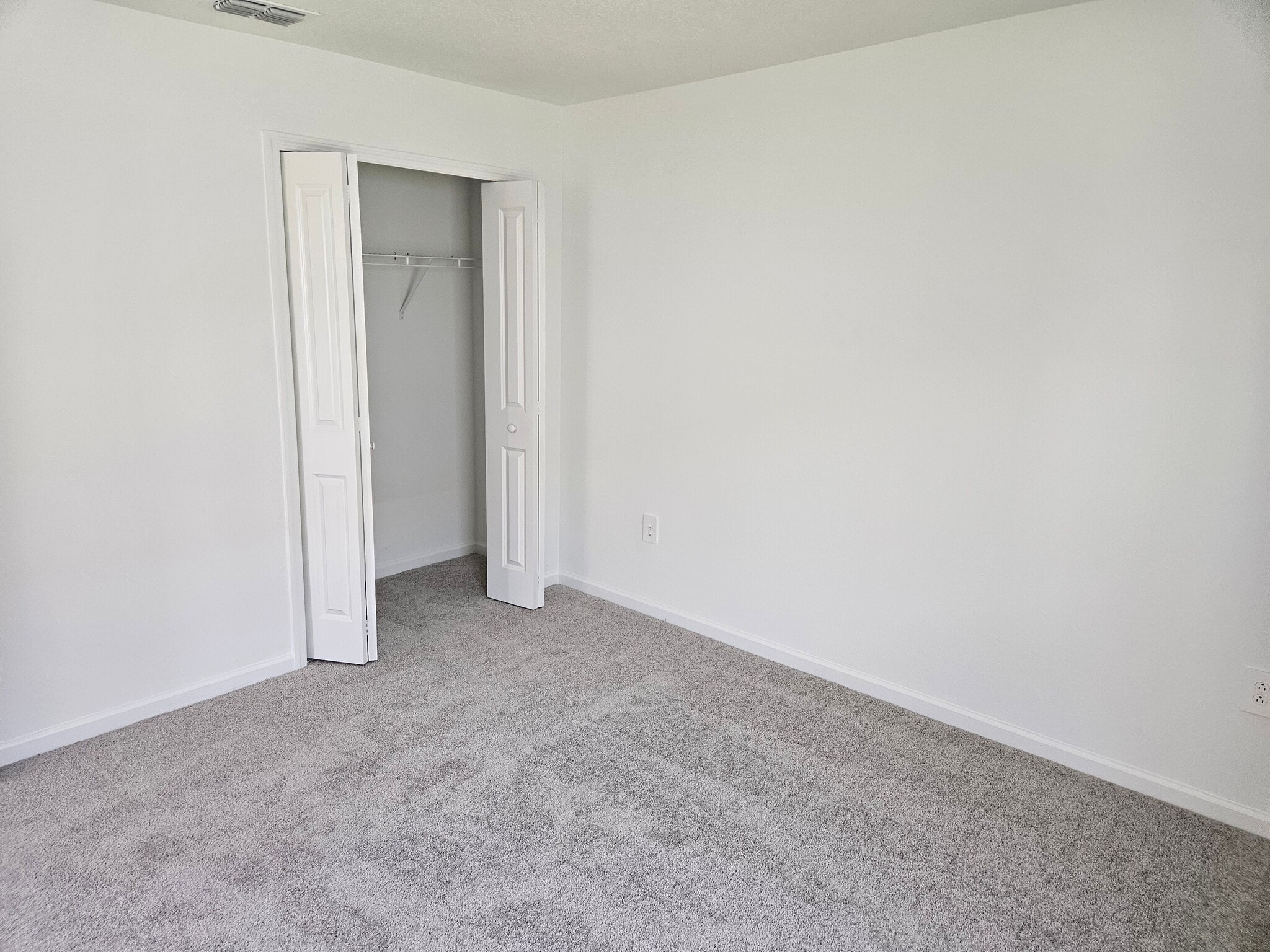 Room 2 - 2414 McKinley Dr