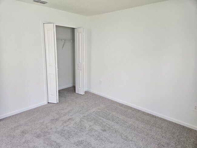 Room 2 - 2414 McKinley Dr