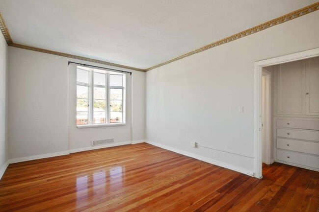 Building Photo - 1314 Hayworth Ave