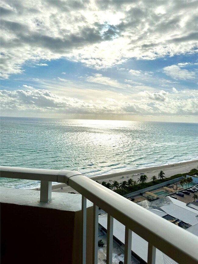 Building Photo - 1950 S Ocean Dr