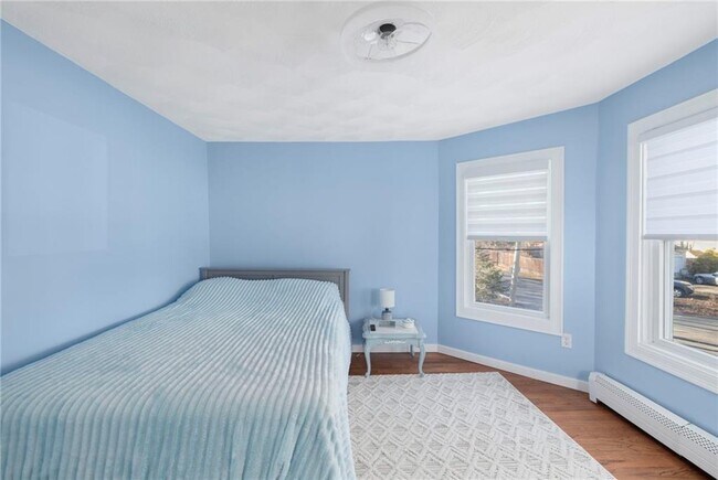 Building Photo - 206 Riverside Ave