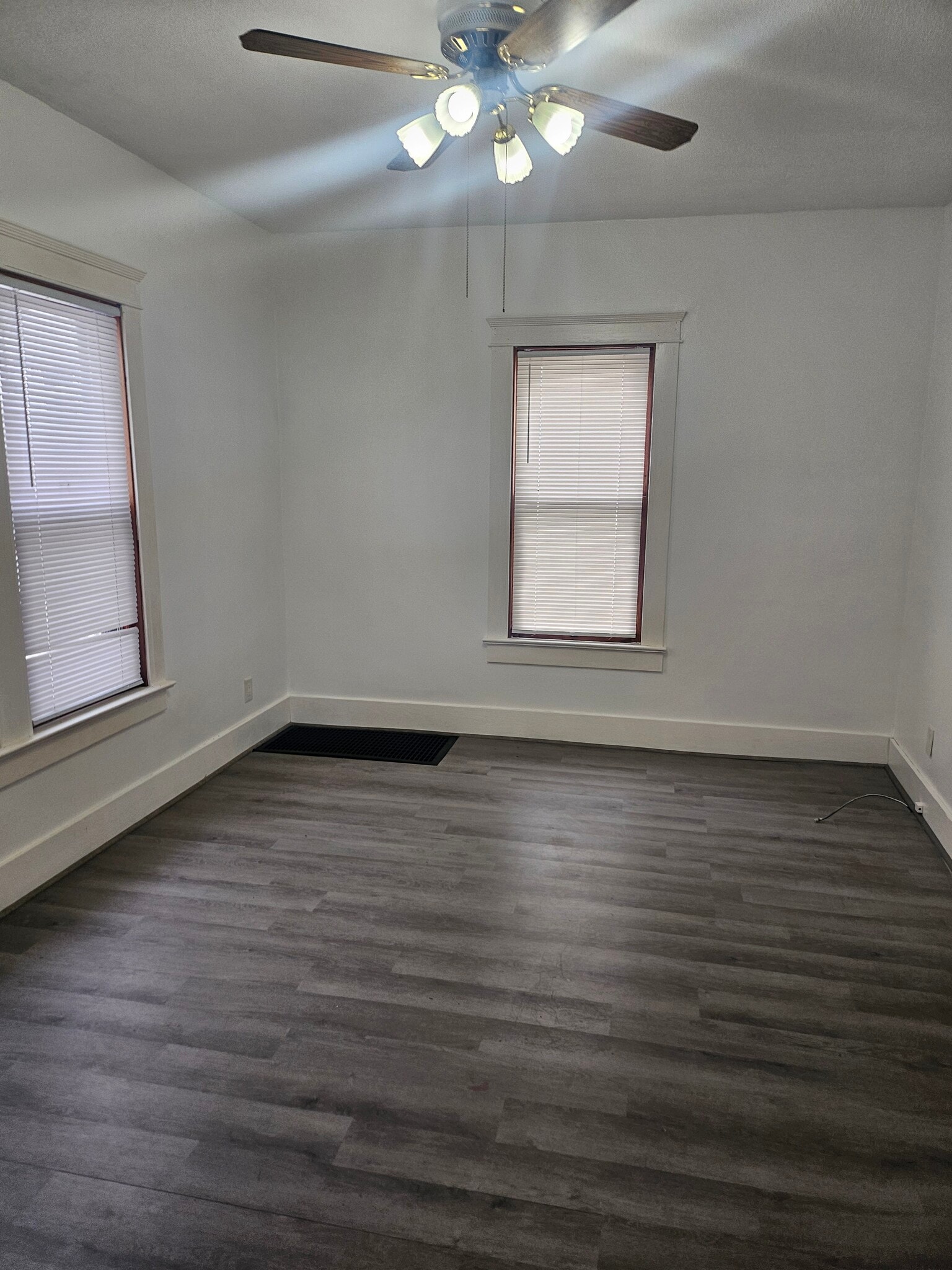 Building Photo - 967 Davis St