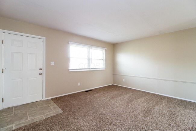 Building Photo - 1880 Queensrowe Pl