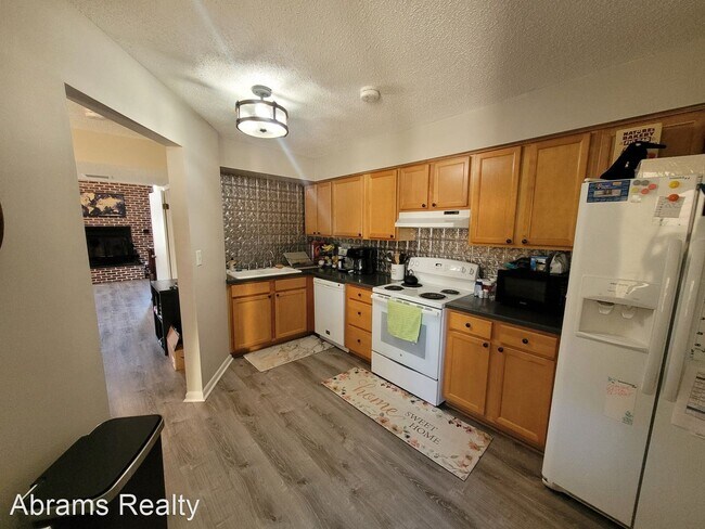 Building Photo - 2 br, 1.5 bath House - 3756 Clipper Bay Drive