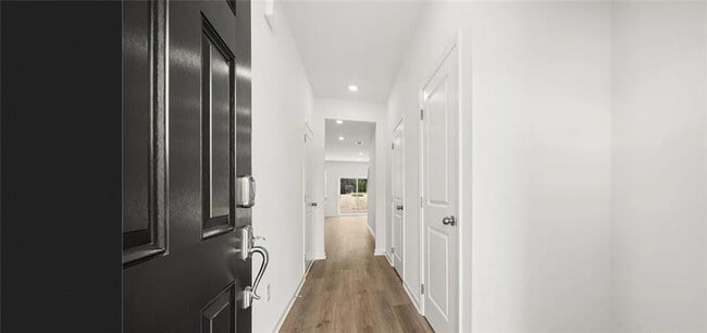 Building Photo - 132 Hazel Dr