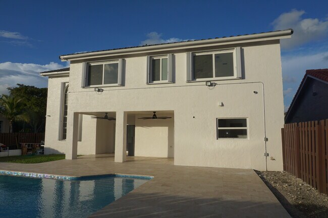 Building Photo - 15614 SW 110th Terrace