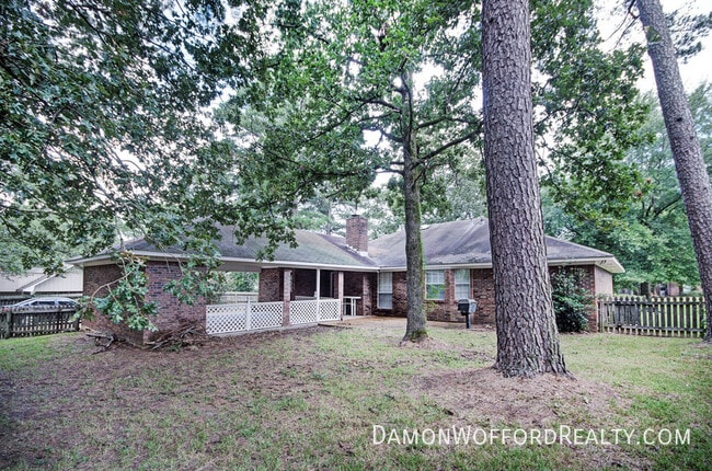 Building Photo - 502 Pelahatchie Shore Dr